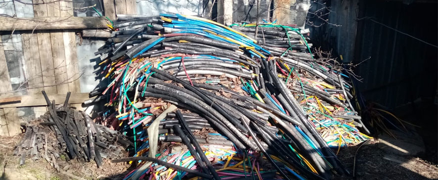 Garda Națională de Mediu Bacău a oprit de la incendiere sute de kilograme de cabluri electrice izolate