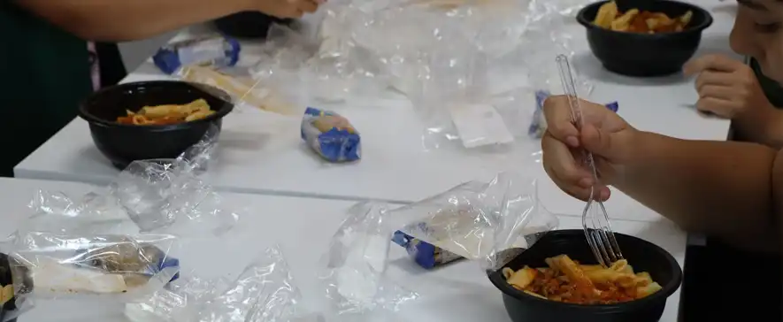 Programul „O masă sănătoasă” se reia în comuna Dofteana: toți elevii și preșcolarii vor primi zilnic o masă caldă începând cu 16 martie 2026